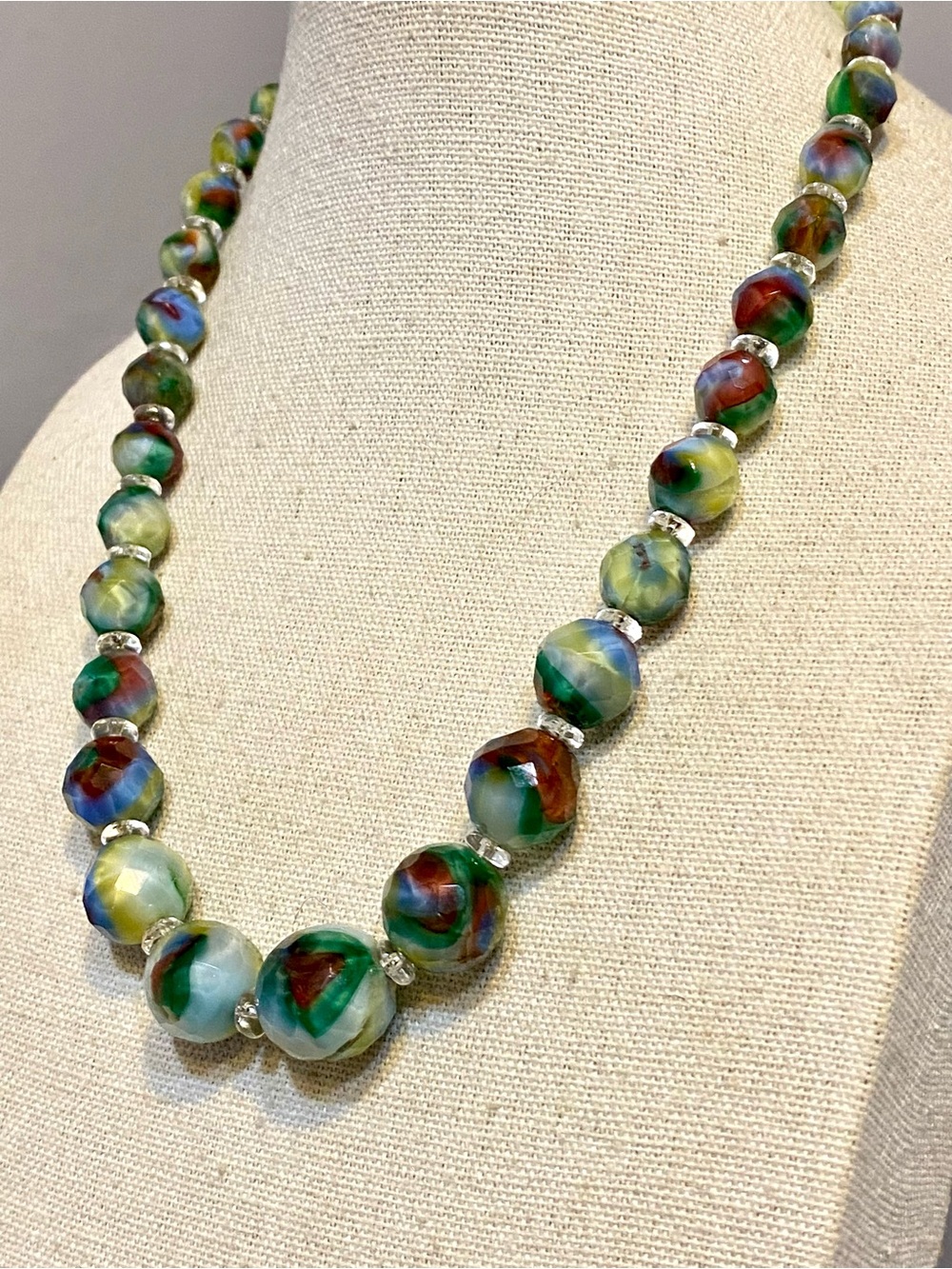 Vintage Marbled Glass Graduated Necklace - Picture 3 of 12